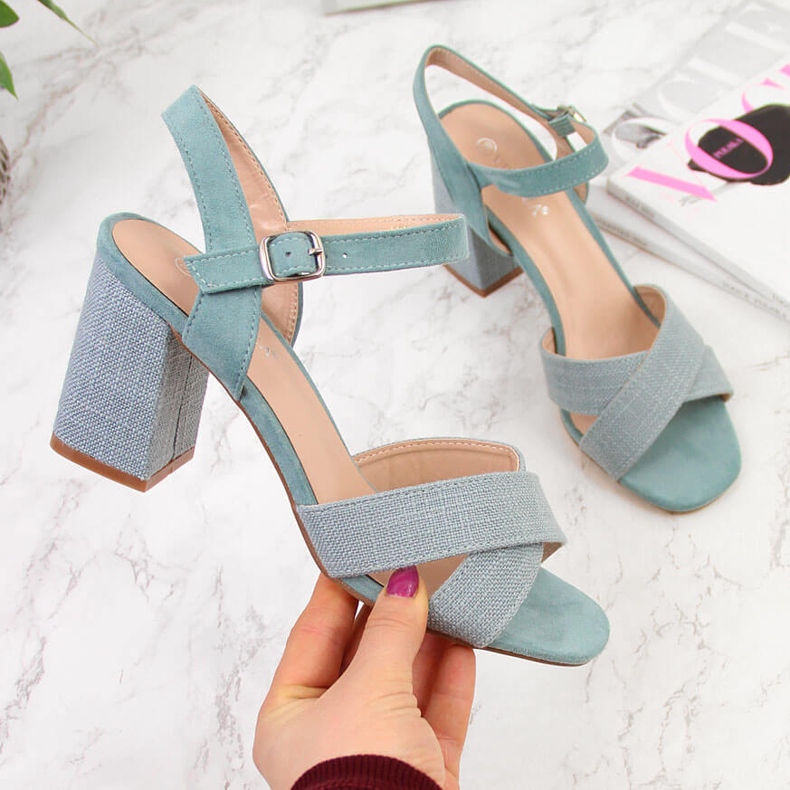 Sandálias femininas verdes Vinceza no poste 2