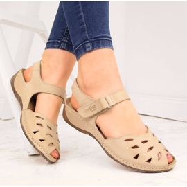 Sandálias femininas de couro com cunha bege Helios 4011 1