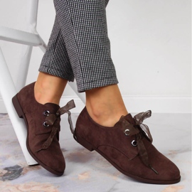 Sapatos de mulher em camurça castanha Laura La.Fi marrom 2