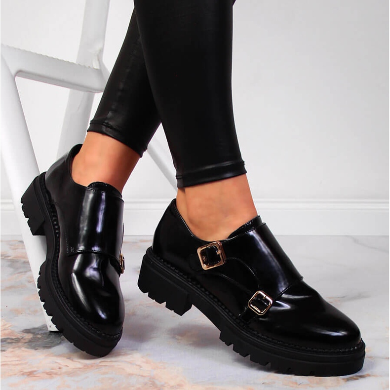 Sapato plataforma lacado preto de mulher Laura La.Fi 2