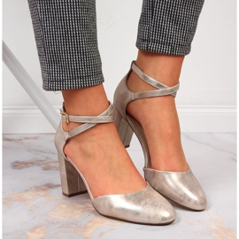 Sandálias femininas no poste de ouro por Sergio Leone dourado 1