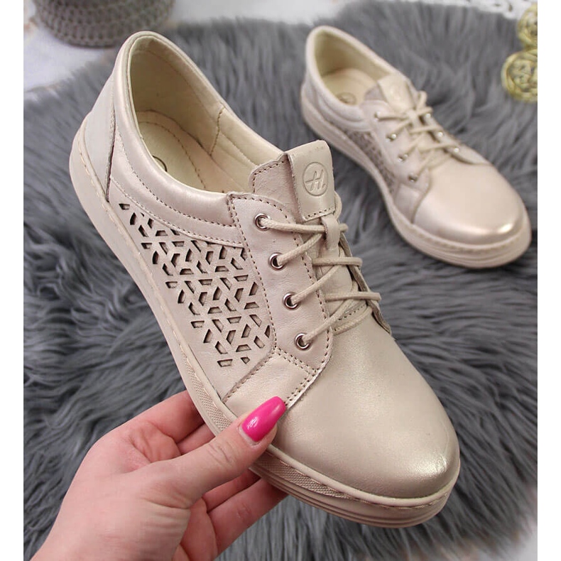 Sapatos femininos de couro confortáveis, dourados Helios 375 1