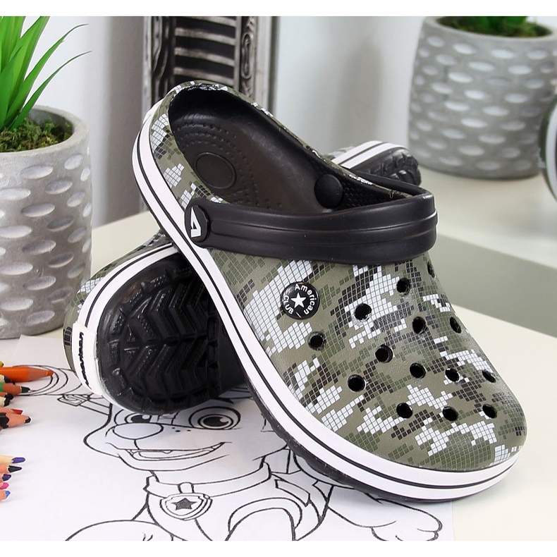 Chinelos de espuma cáqui American Club para menino 1