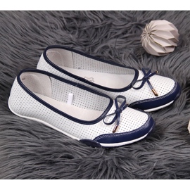 Bailarinas femininas de couro vazado branco eVento 2