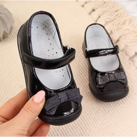 Bailarinas pretas de velcro para menina Kornecki 6065 preto 1