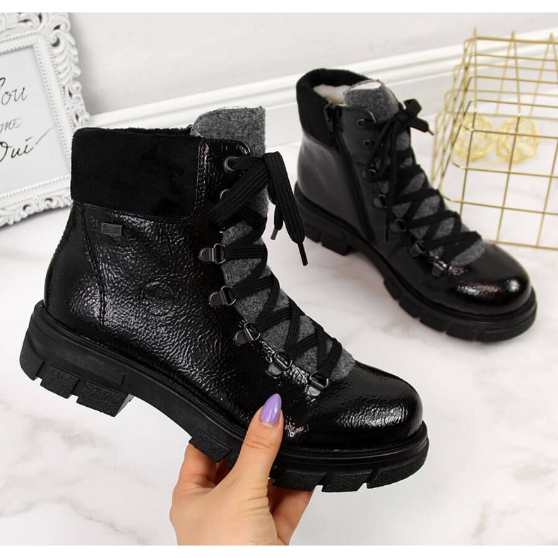 Botas isolantes lacadas pretas de mulher Rieker Z9132-00 preto 1
