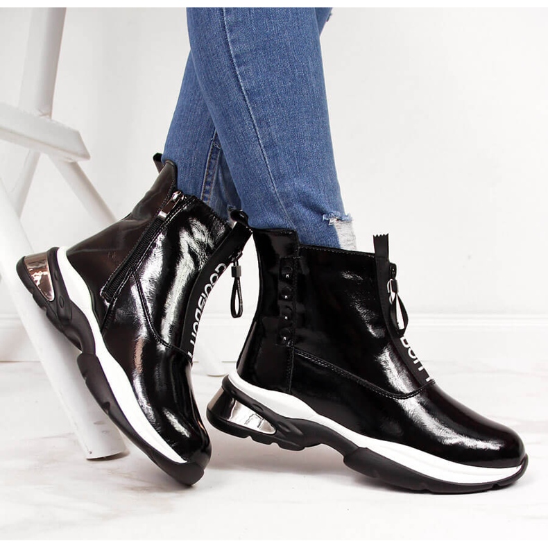 Tênis feminino de couro envernizado T.Sokolski preto 1