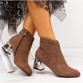 T.Sokolski Botas de mulher castanhas com salto decorativo por T. Sokolski castanho 1