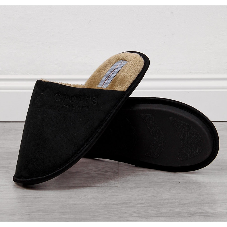 Chinelos masculinos pretos Cadans home com pele 1