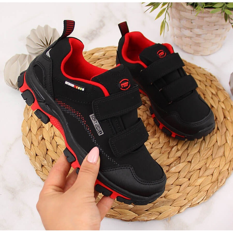 Tênis de trekking infantil com velcro preto e vermelho American Club impermeável 1