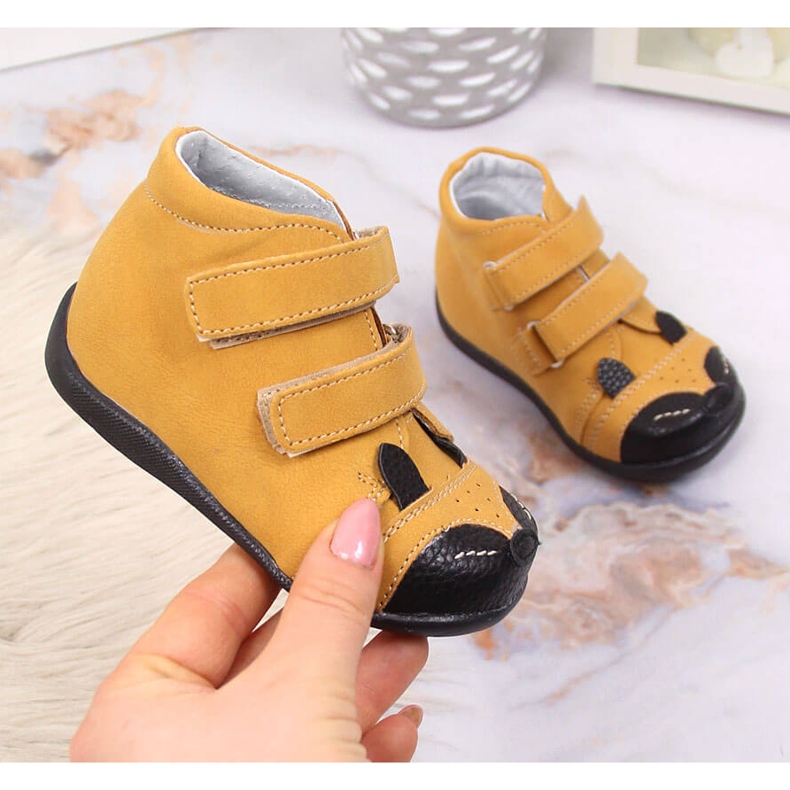 Sapatos de menino com velcro camelo Kornecki 6448 castanho 1 Sapatos de menino com velcro camelo Kornecki 6448 castanho 1