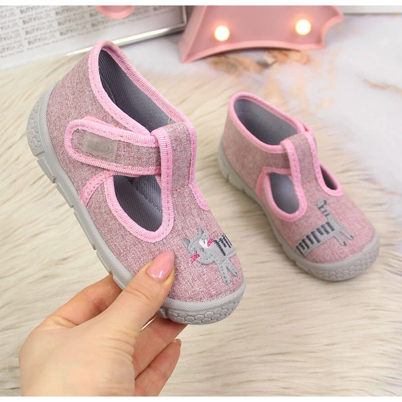 Chinelos de menina de velcro com gato Befado rosa 1