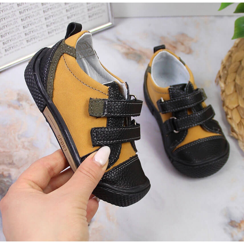 Sapatos de menino com velcro camelo Kornecki 6823 marrom preto 1