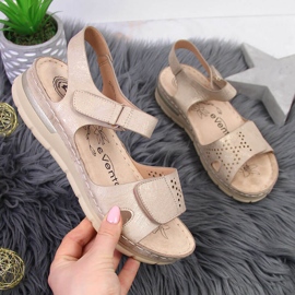 Sandálias femininas confortáveis ​​em cunha bege eVento 1