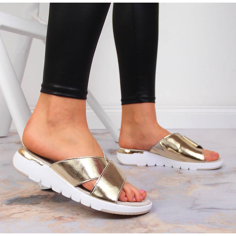 S.Barski Chinelos de mulher de couro lacado a ouro S. Barski dourado 2