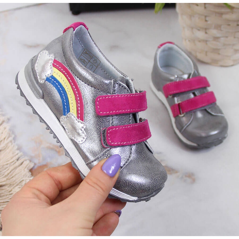 Sapatos de menina com velcro prateado Kornecki 6775 prata 1 Sapatos de menina com velcro prateado Kornecki 6775 prata 1
