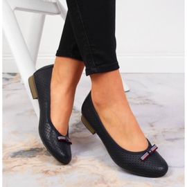 Bailarinas femininas de couro vazado azul marinho Rieker 51997-15 azul-marinho 1