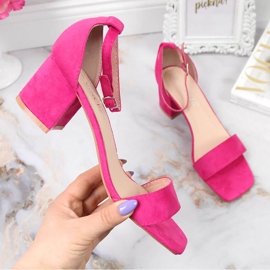 Sandálias femininas rosa Vinceza no poste 1