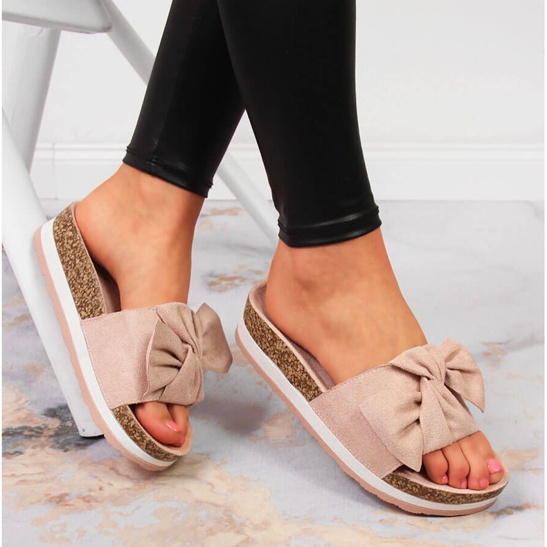 Chinelos de mulher com um laço de plataforma rosa Vinceza 1 Chinelos de mulher com um laço de plataforma rosa Vinceza 1