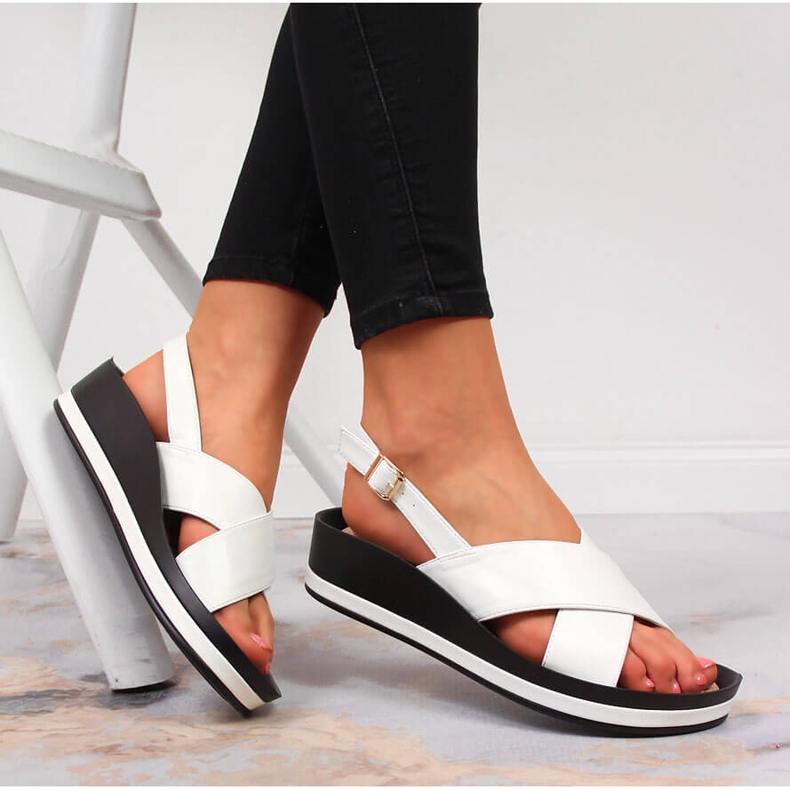 Sandália de mulher branca Vinceza com salto de cunha branco 1