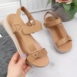 Sandálias femininas com velcro camel Jezzi castanho 1