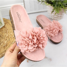 Chinelos rosa de mulher com flores eVento 1