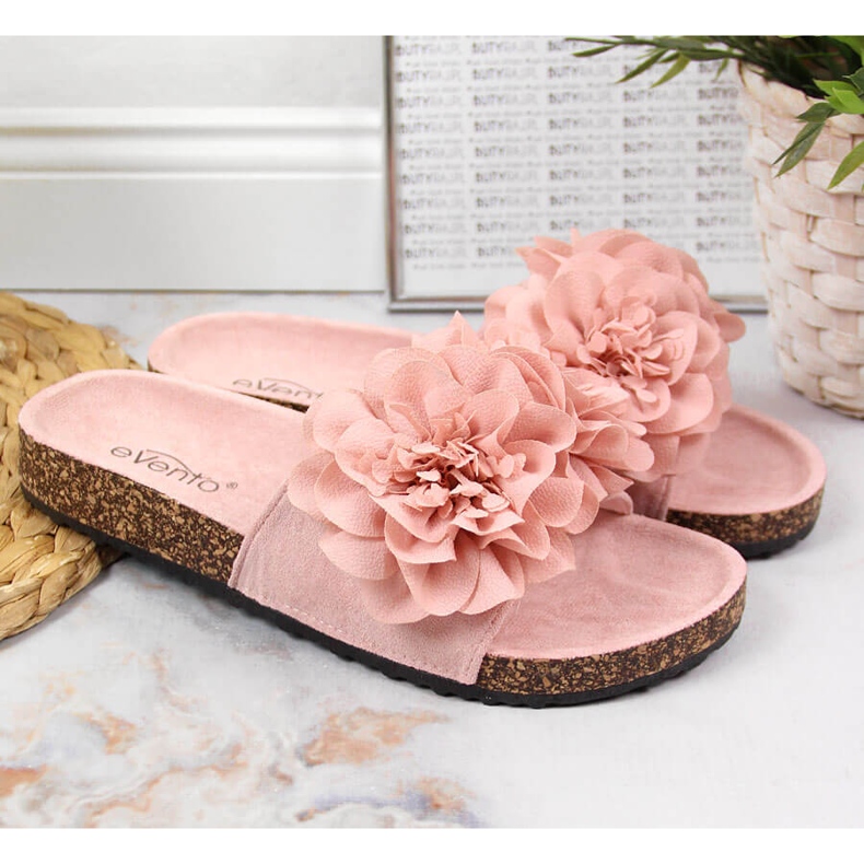 Chinelos rosa de mulher com flores eVento 2
