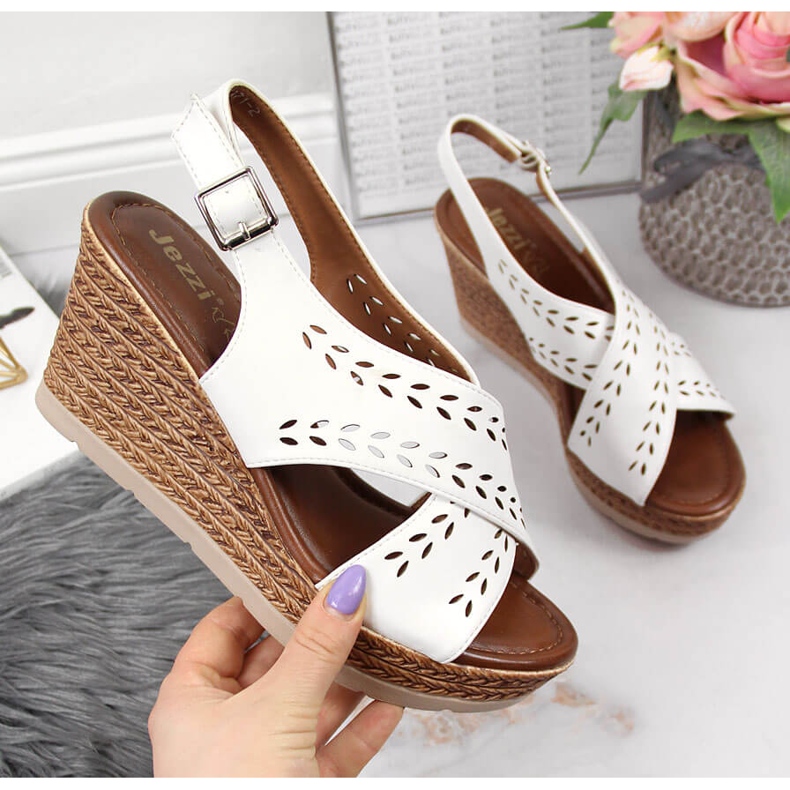 Sandálias brancas de cunha de mulher Jezzi branco 1