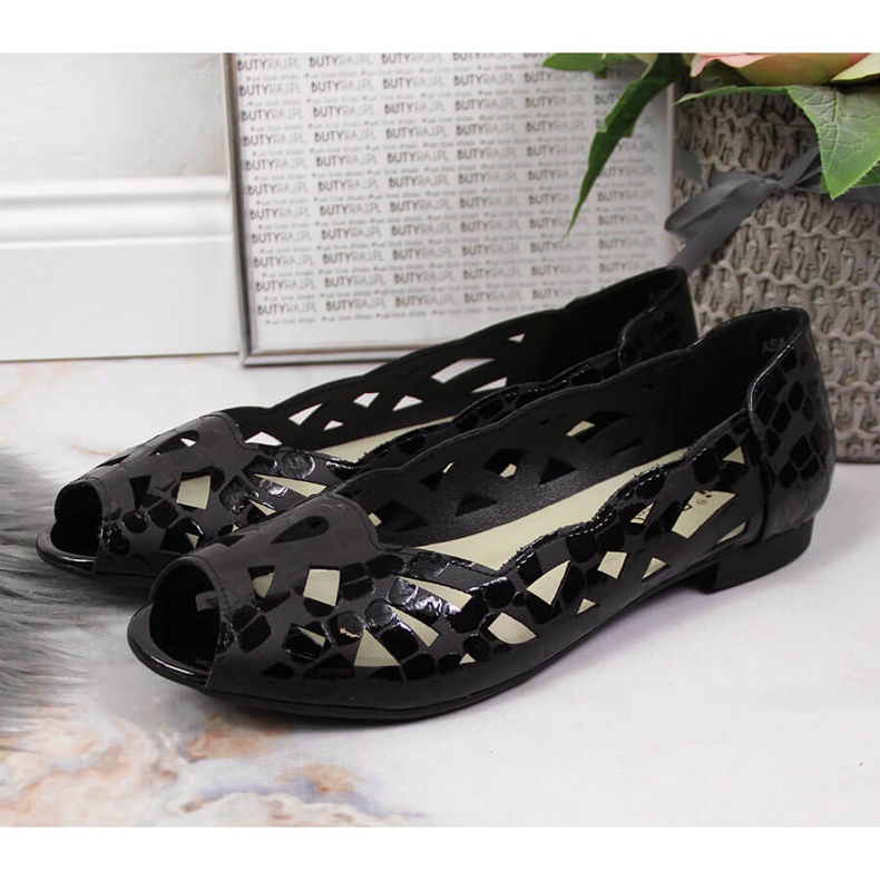 Sapatilhas Jezzi femininas pretas com estampa vazada preto 2 Sapatilhas Jezzi femininas pretas com estampa vazada preto 2