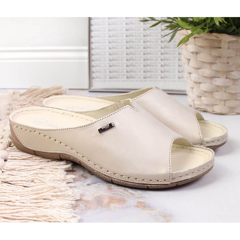 Chinelos de couro feminino em uma cunha dourada Helios 105 dourado 2