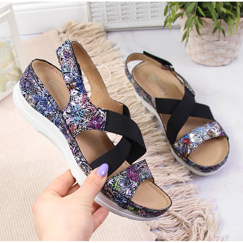 Sandálias femininas de couro em borracha confortável Helios 100 preto multicolorido 1