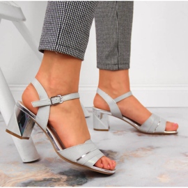 Sandálias femininas no poste prateado por Sergio Leone prata 2