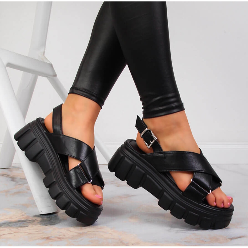 Sandálias femininas na plataforma preta Jezzi preto 1