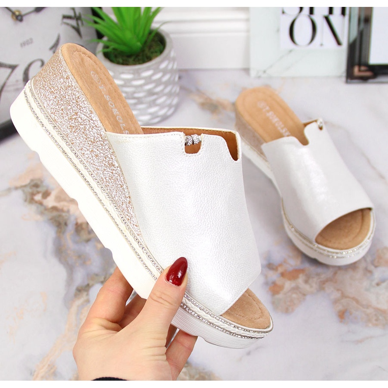 Chinelos femininos prateados em cunha T.Sokolski prata 2