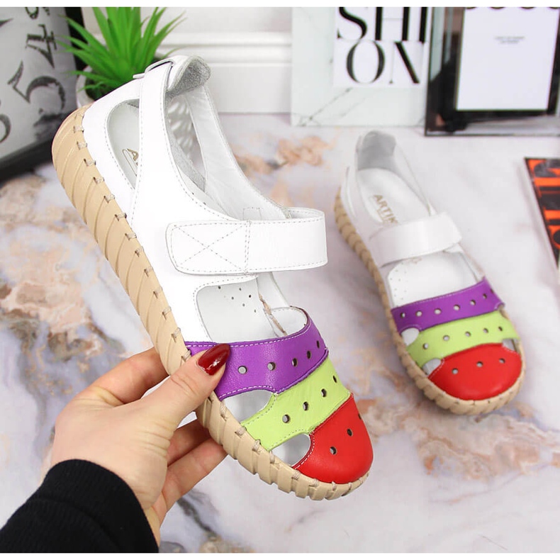 Sandálias femininas de couro com rebordo Artiker branco multicolorido 1