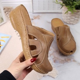 Chinelos de cunha de couro bege Łukbut 650 1 Chinelos de cunha de couro bege Łukbut 650 1