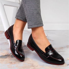 Sapatos femininos em couro lordsy lacado preto Juma 2