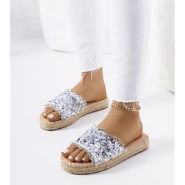 Chinelos de prata na plataforma Susanna 1