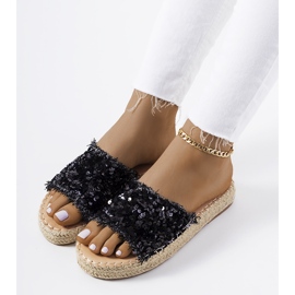 Chinelos pretos na plataforma Susanna 1