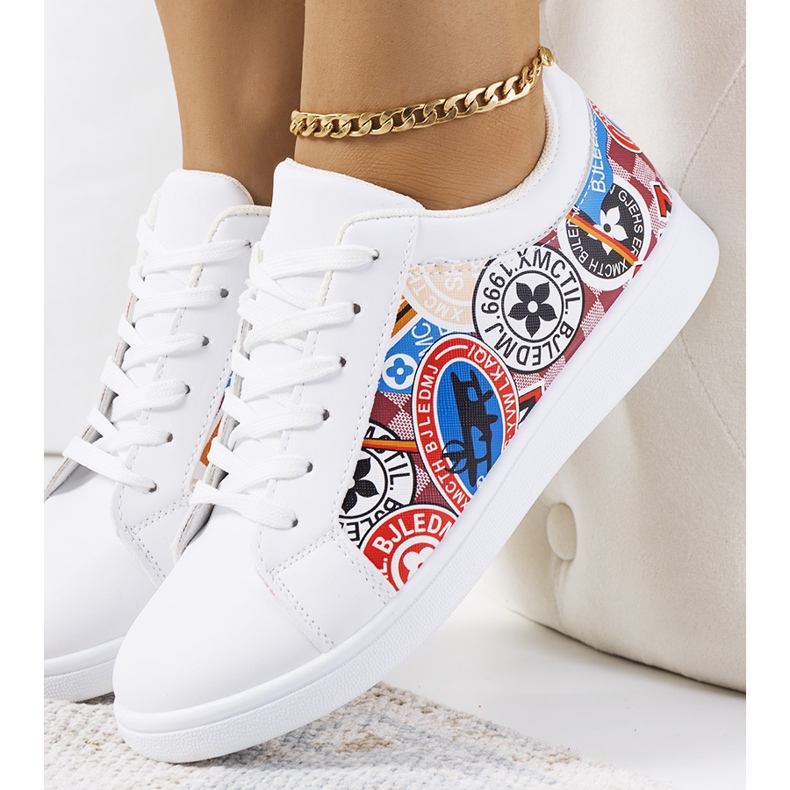 Tênis branco da Jokela 1