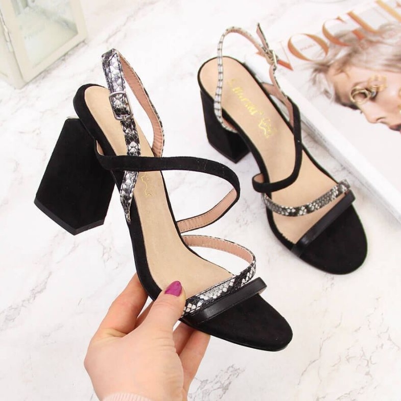 Sandálias pretas de pele de cobra em S.Barski preto 1