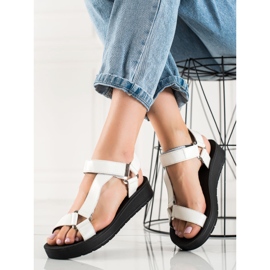 Cm Paris Sandálias brancas na plataforma branco preto 1