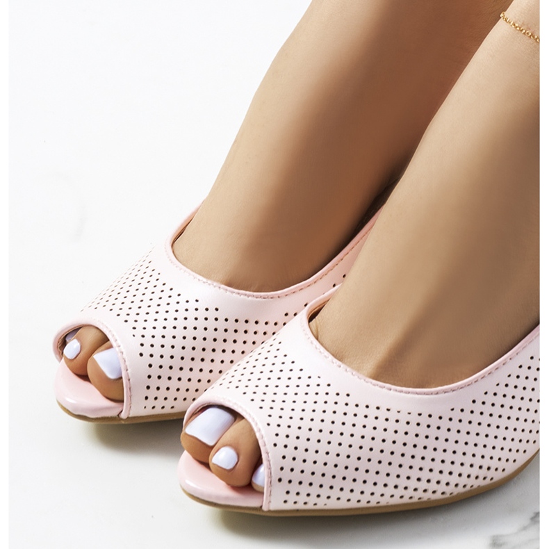 Ware sandália rosa vazada bege 1