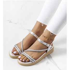 Sandálias femininas Ray em prata 1