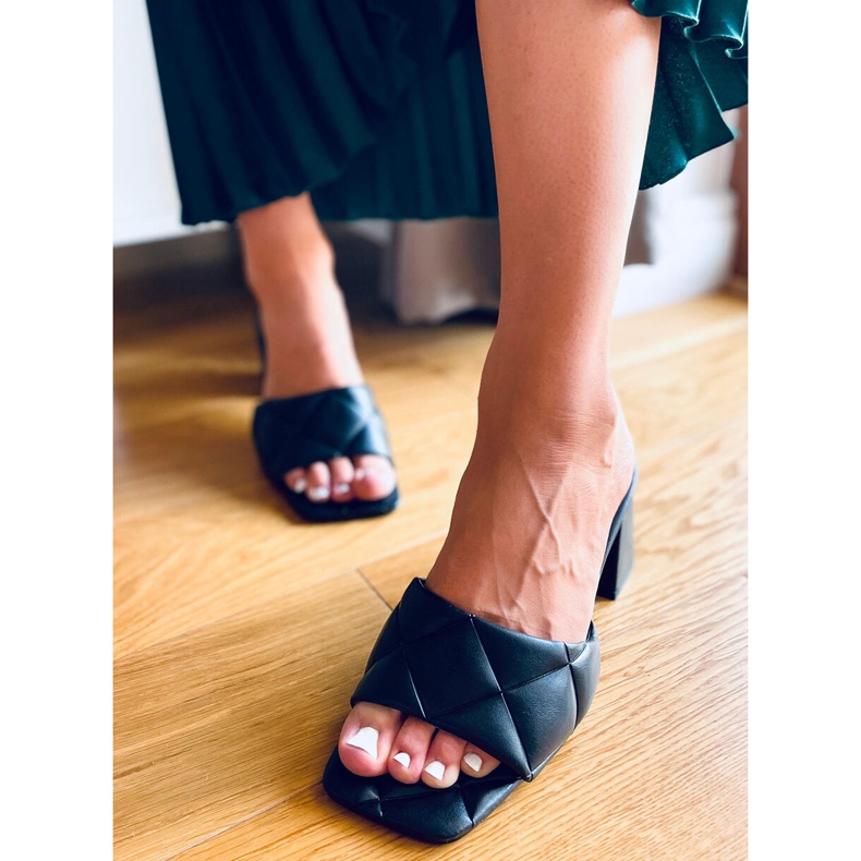 Chinelos Helen Black de salto largo preto 1