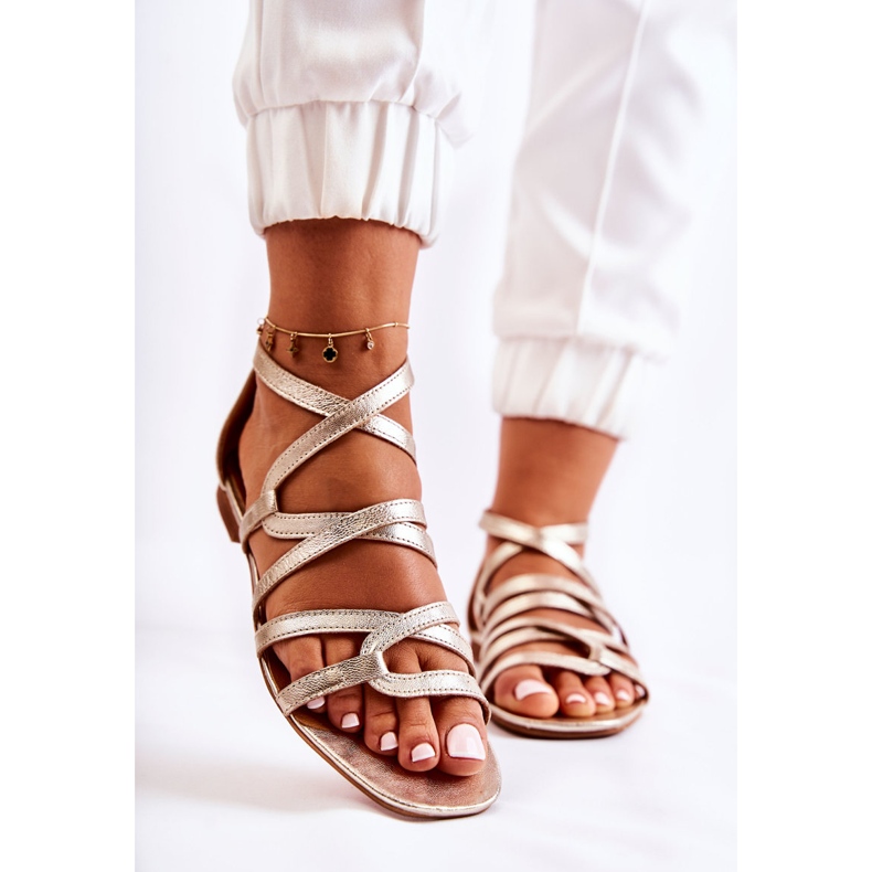 Sandálias femininas Maciejka 05523-25 ​​de couro dourado 1