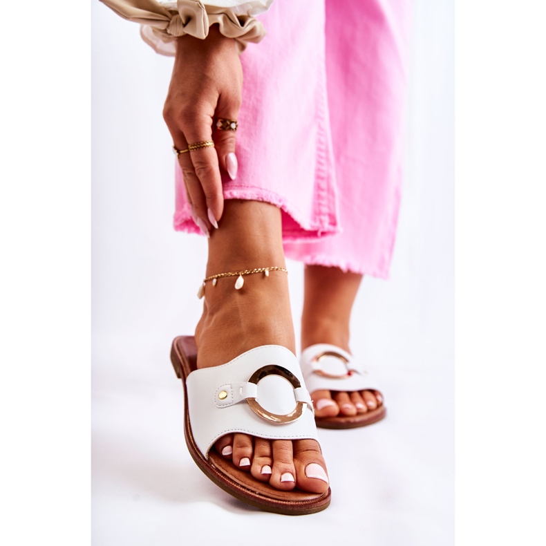 Vinceza Chinelos femininos de couro com ornamento branco Marinell 1