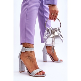 NFR Sandálias femininas com salto prata Glitter Joalice 2