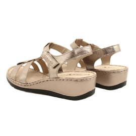 Sandália Comfort couro Caprice 28152-28 341 Taupe Metalic dourado 4