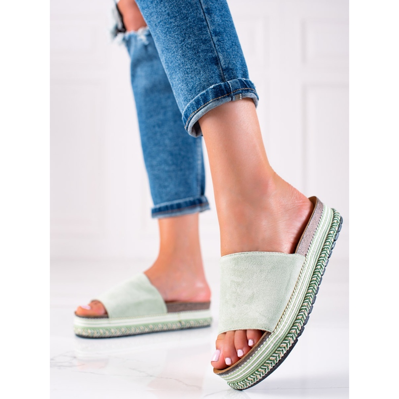 Bestelle Chinelos verdes na plataforma 1